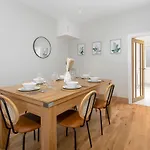 Flatzy - Stunning Home By Lark Lane With Pool Table