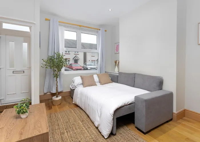 Flatzy - Stunning Home By Lark Lane With Pool Table