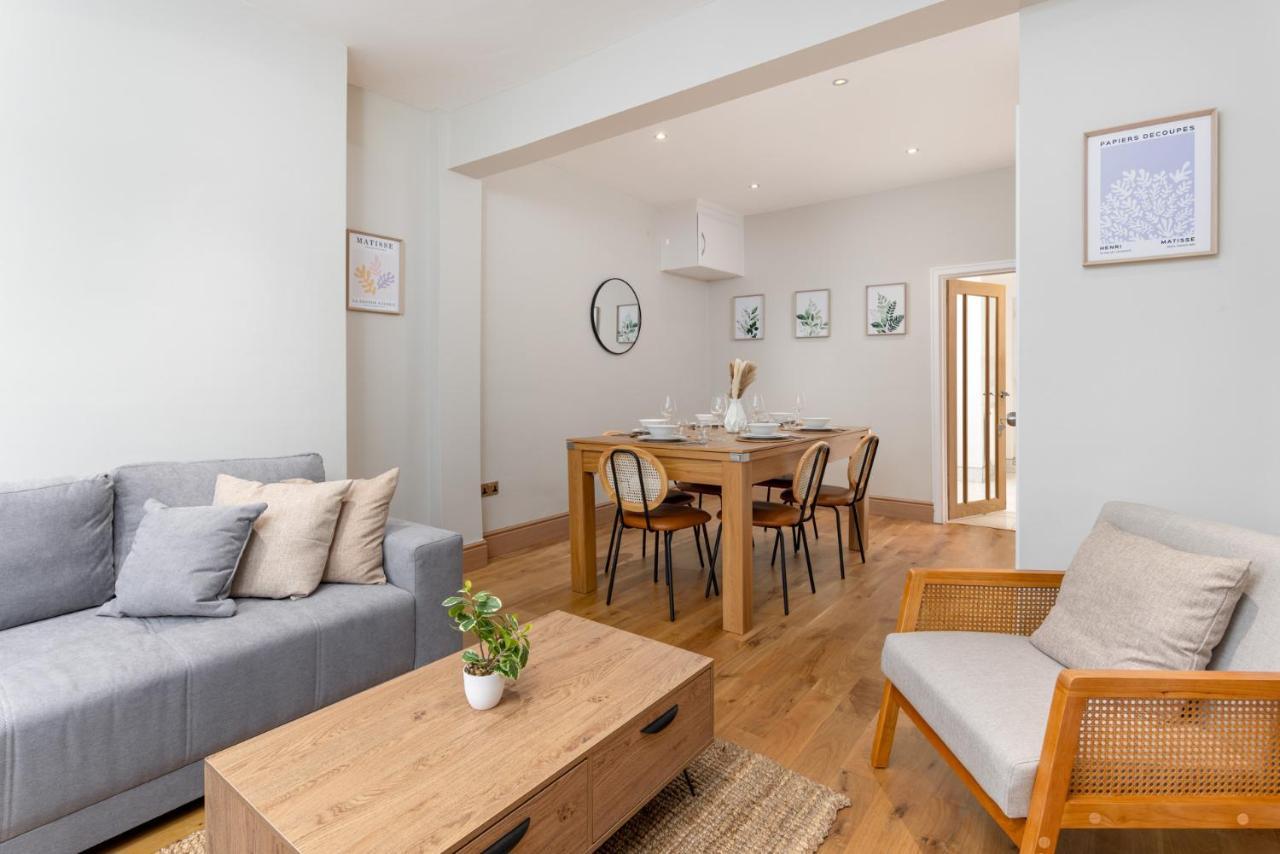 Holiday home Flatzy - Stunning By Lark Lane With Pool Table Liverpool